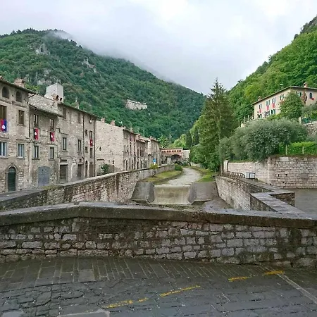 公寓 Domus Calzolari 古比奥