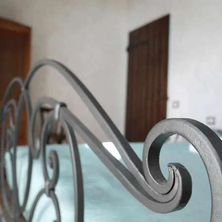 Domus Calzolari * غوبيو